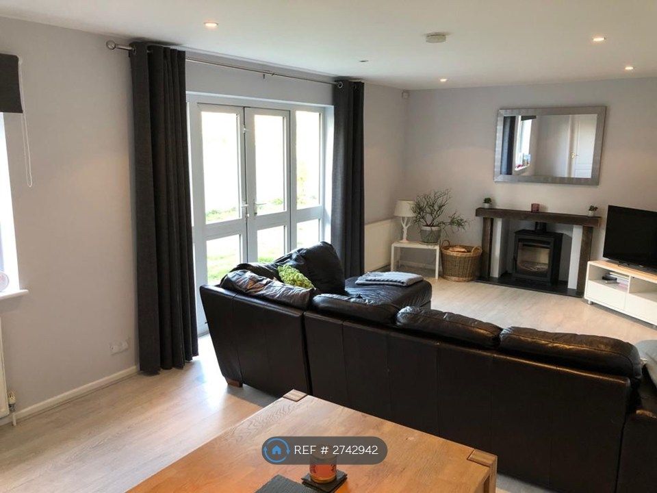 Property photo 2 of 9