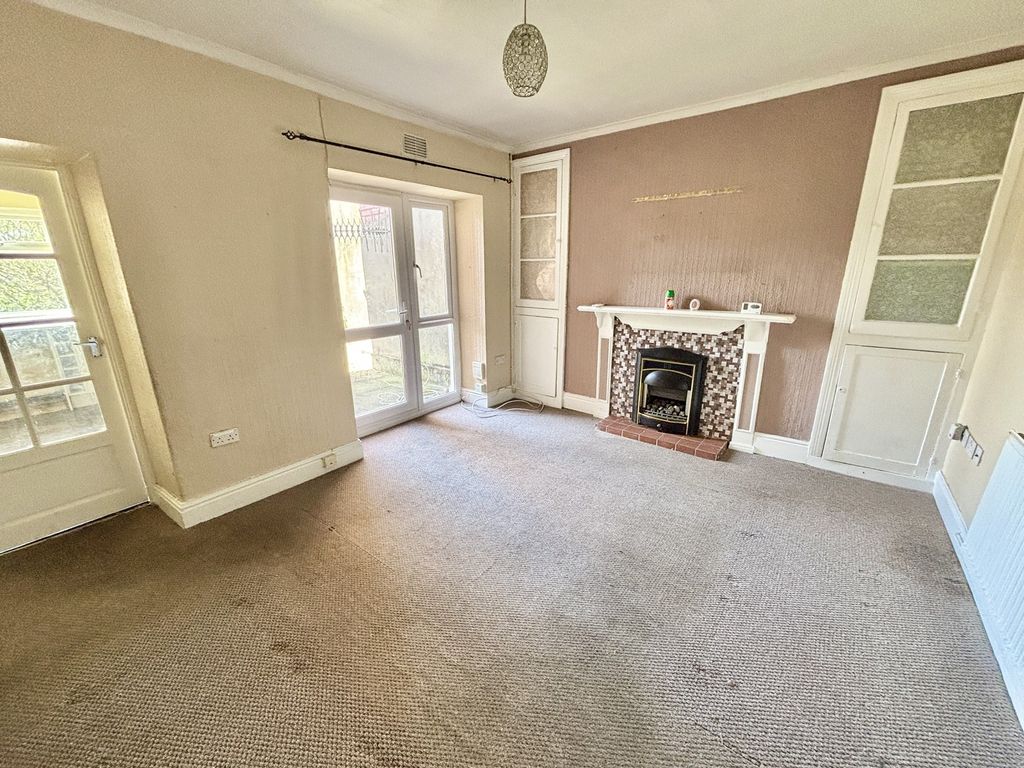 Property photo 2 of 18 Dining Room