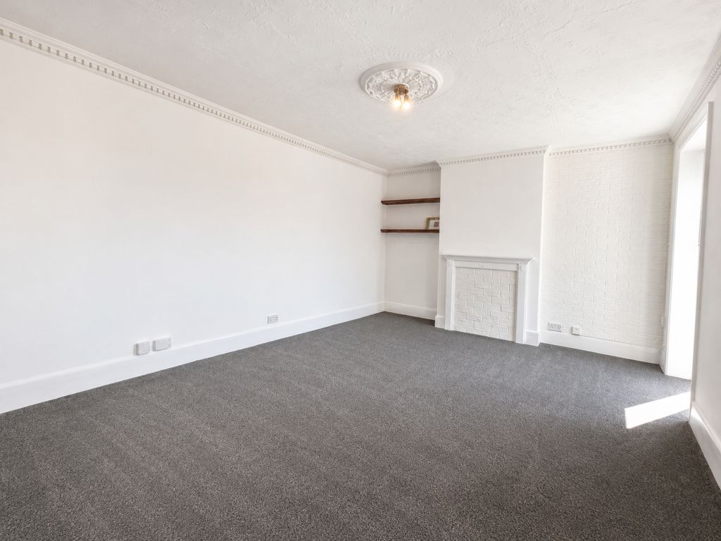 Property photo 2 of 5 Living Room