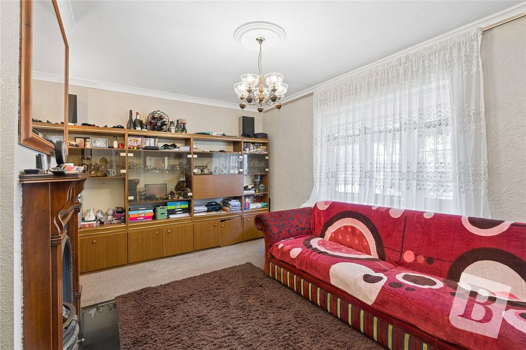 Additional image 23 of 4 bed semi-detached house for saleWood Lane, Dagenham RM8