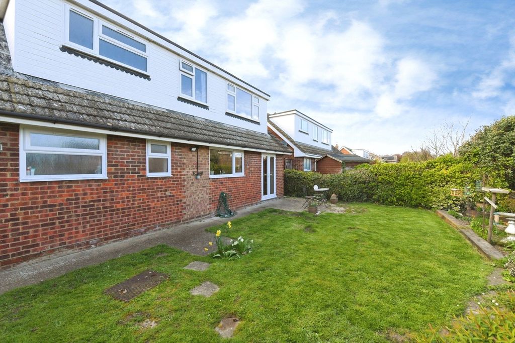 Property photo 3 of 12 Picture No. 11