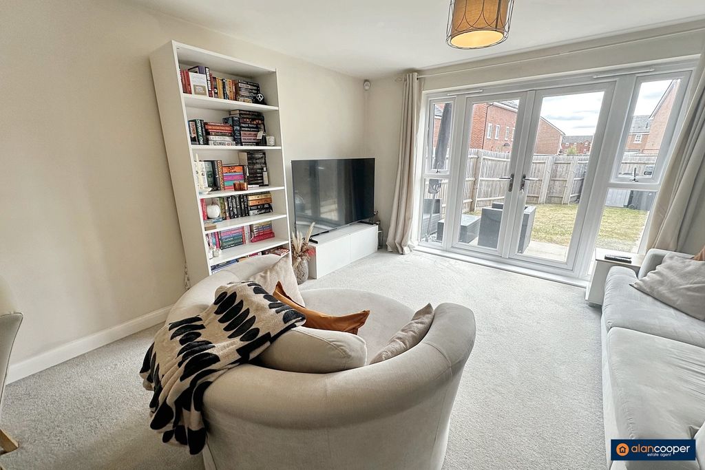 Property photo 2 of 11 4294873