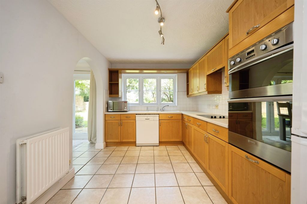 Property photo 3 of 25