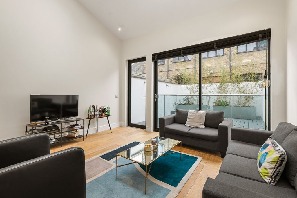 Property photo 3 of 19