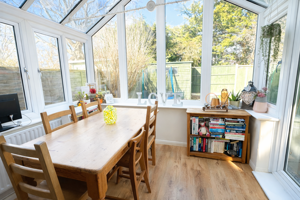 Property photo 2 of 10 Conservatory