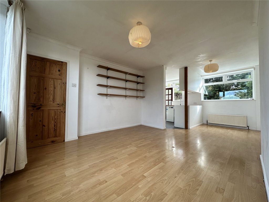 Property photo 3 of 12 Picture No. 12