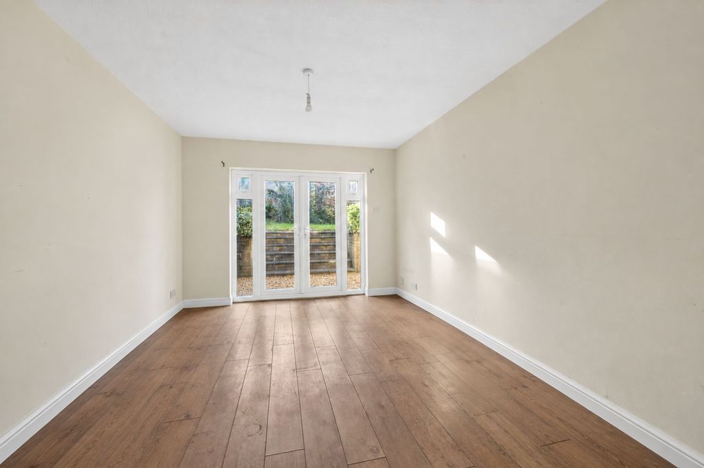 Property photo 2 of 30