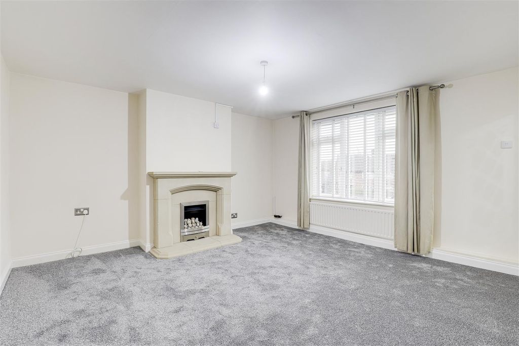 Property photo 2 of 17 12048.Jpg