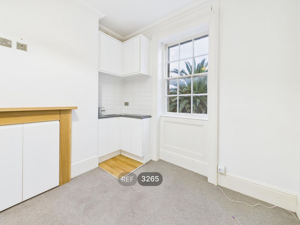 Property photo 3 of 9 Bedroom