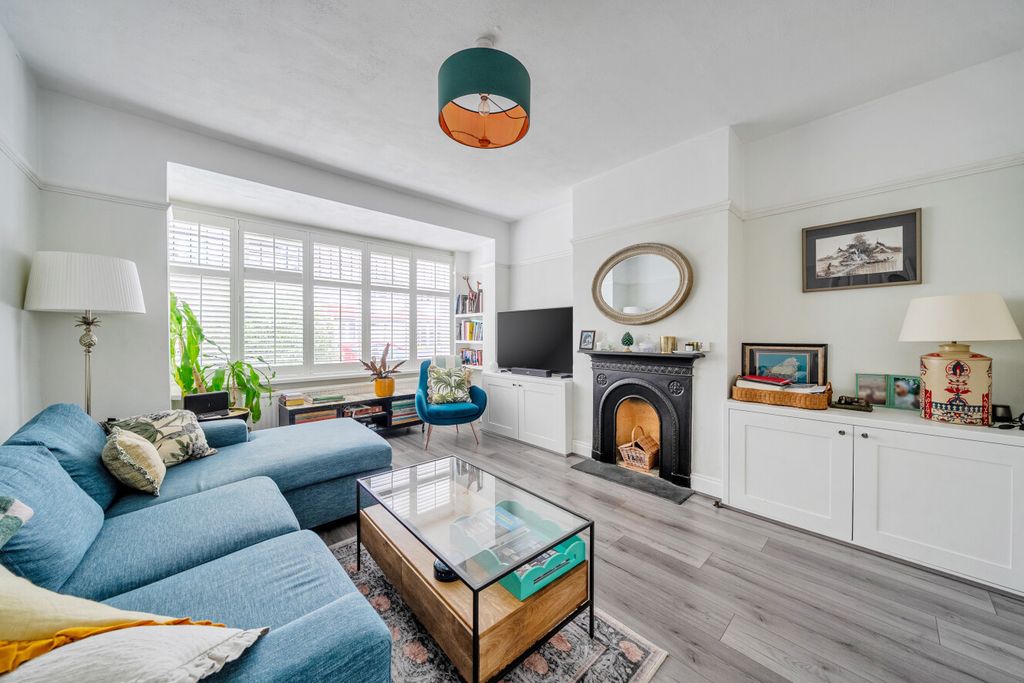 Property photo 2 of 17 1441066-9-69E2534...