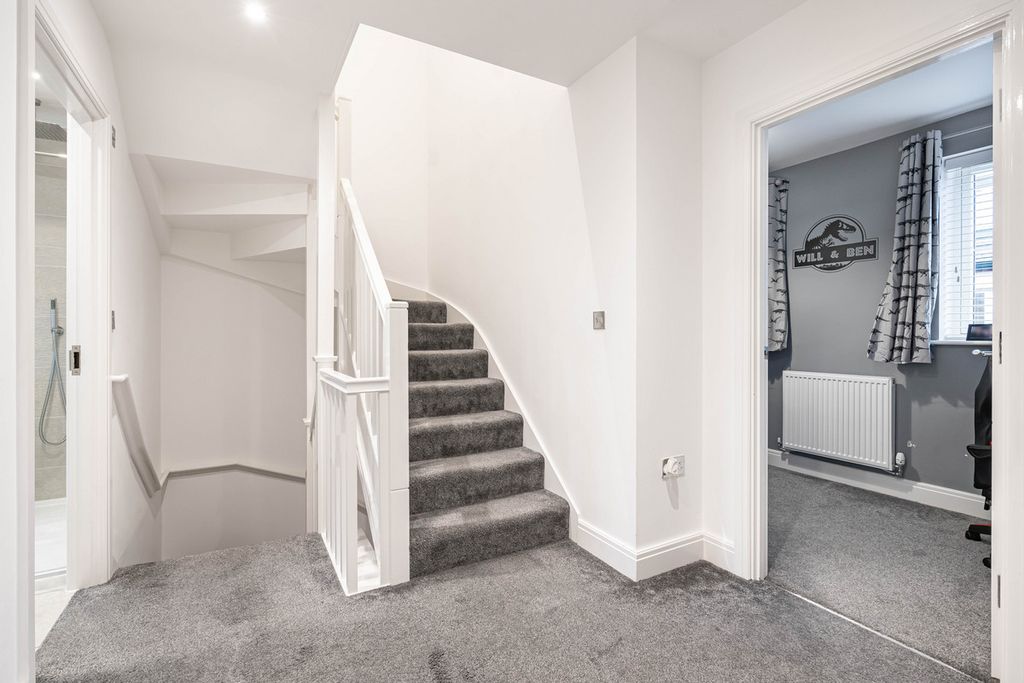 Property photo 3 of 26