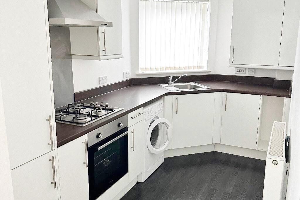 Property photo 1 of 6 Kitchen