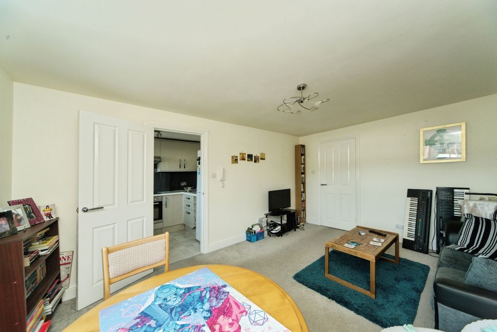 Property photo 3 of 9 Photo