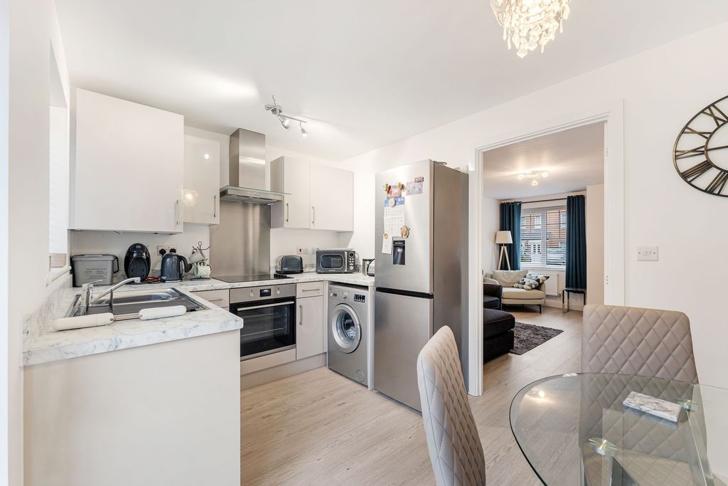 Property photo 3 of 19