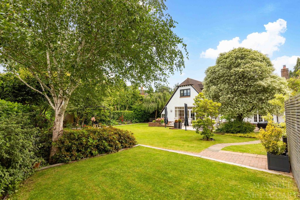 Additional image 31 of 4 bed detached house for saleMount Close, Crawley RH10