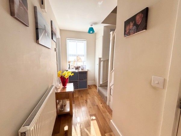 Property photo 2 of 18 Inner Hall