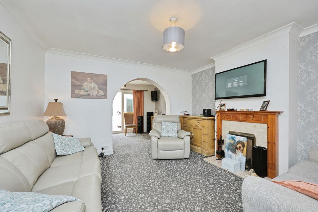 Property photo 3 of 13 Pbox-Img.Jpg