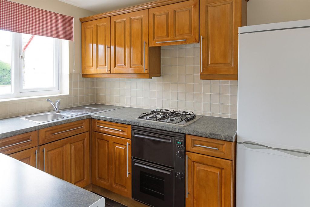 Property photo 2 of 8 3-Bed-House-Hucclecote.Jpg