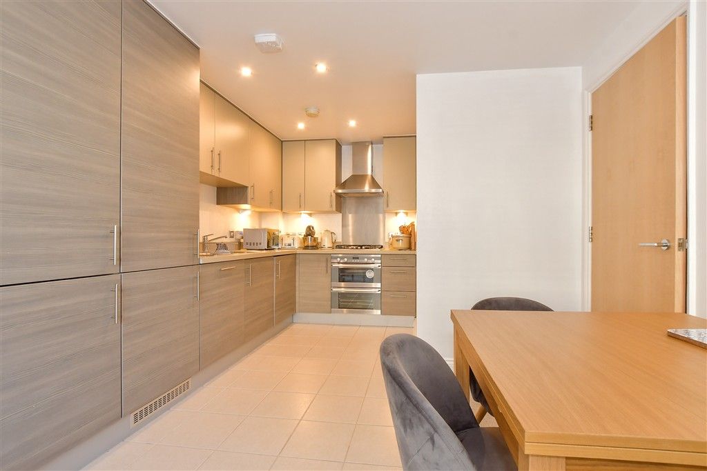 Property photo 3 of 7 Kitchen