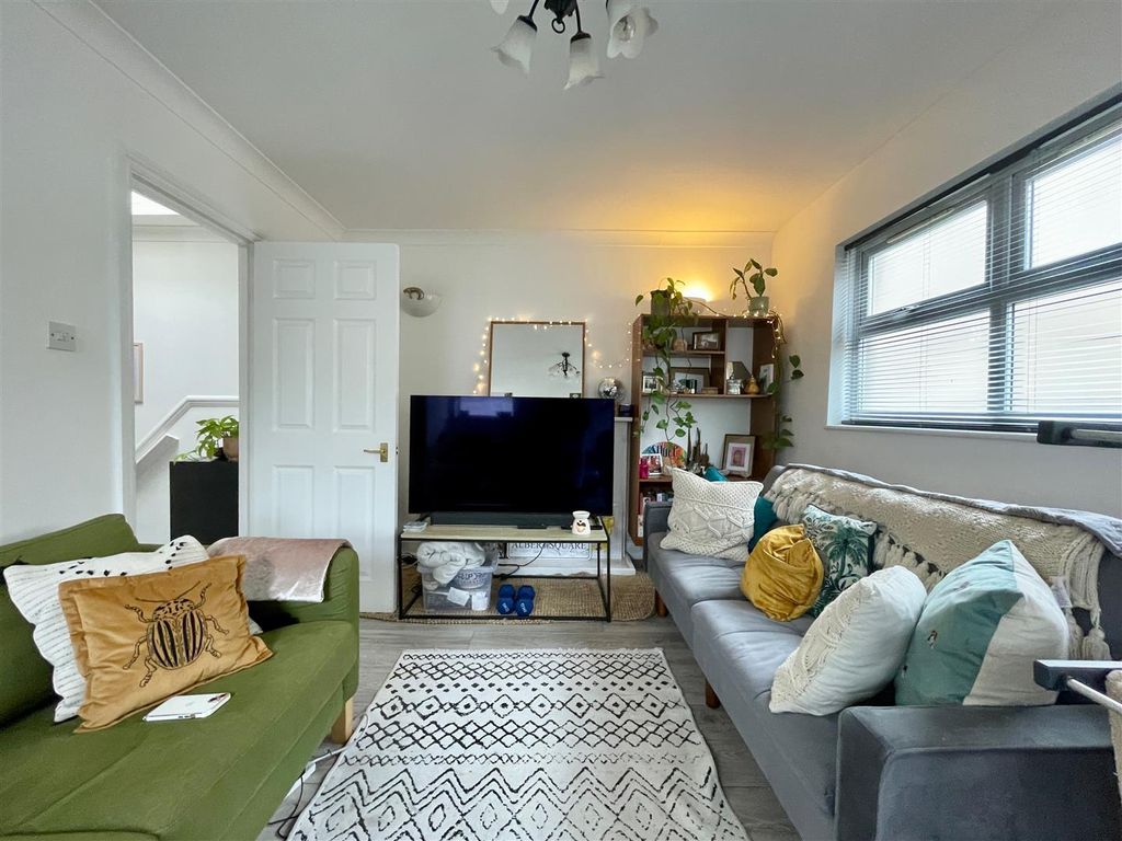 Property photo 2 of 12 20240322_153355000_Ios.Jpg