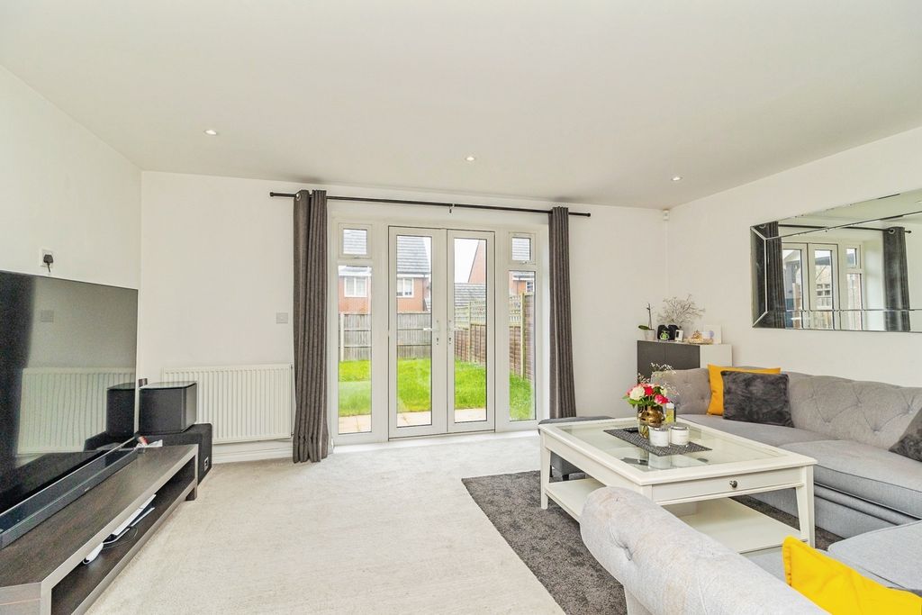 Property photo 3 of 20 Pbox-Img.Jpg