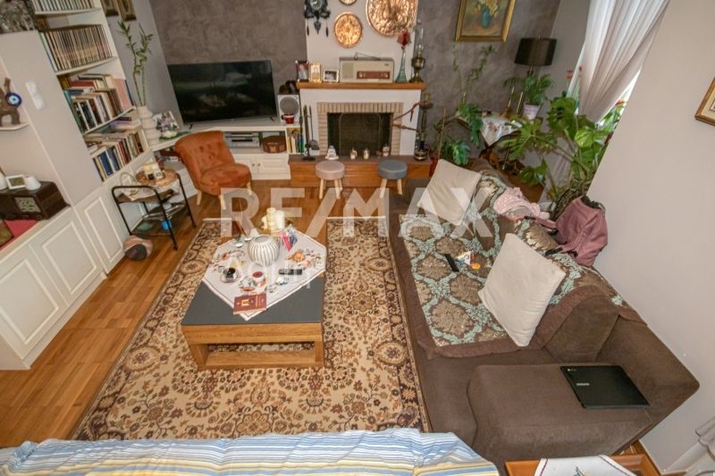 Property photo 2 of 50