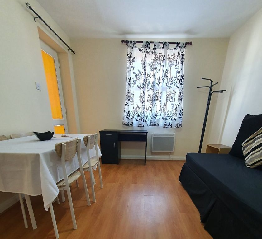 Property photo 2 of 9 Gallery