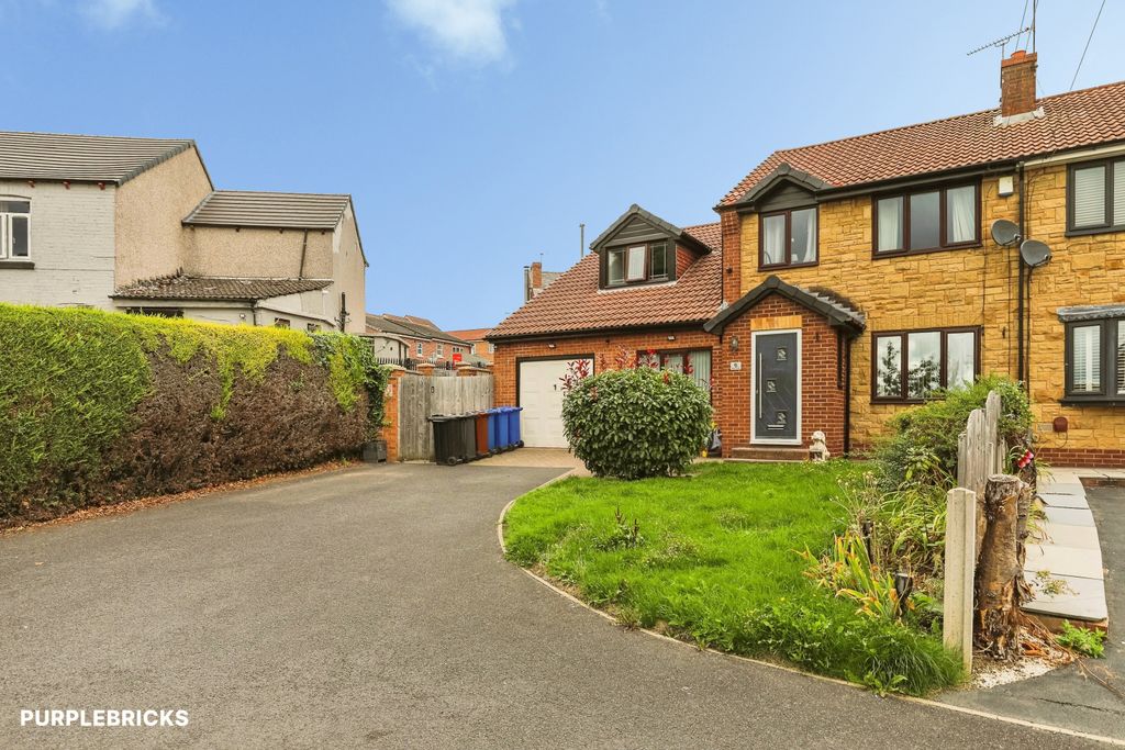 Property photo 2 of 23