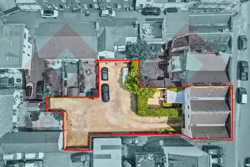 Property photo 2 of 16 Photo 1