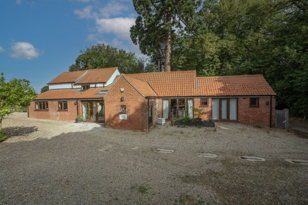Property photo 3 of 27