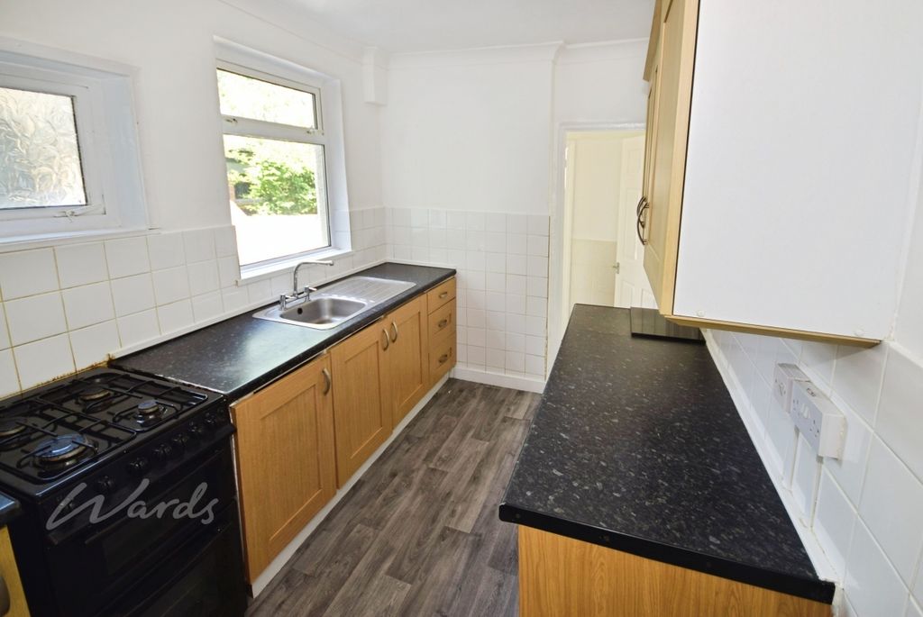 Property photo 2 of 8 Glencoe Kitchen