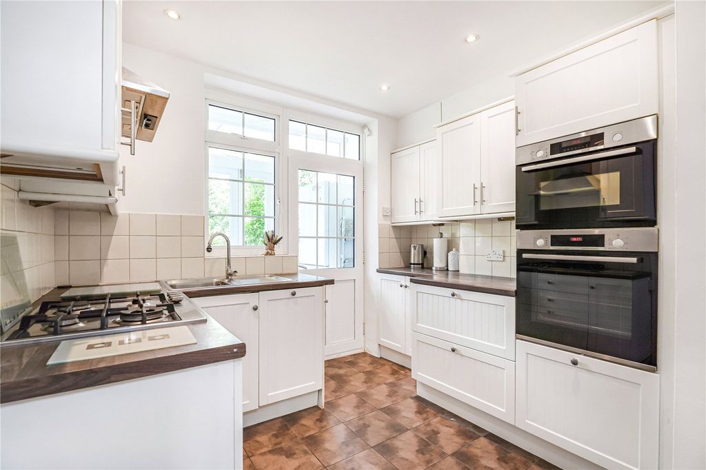 Property photo 2 of 17 Picture No. 18