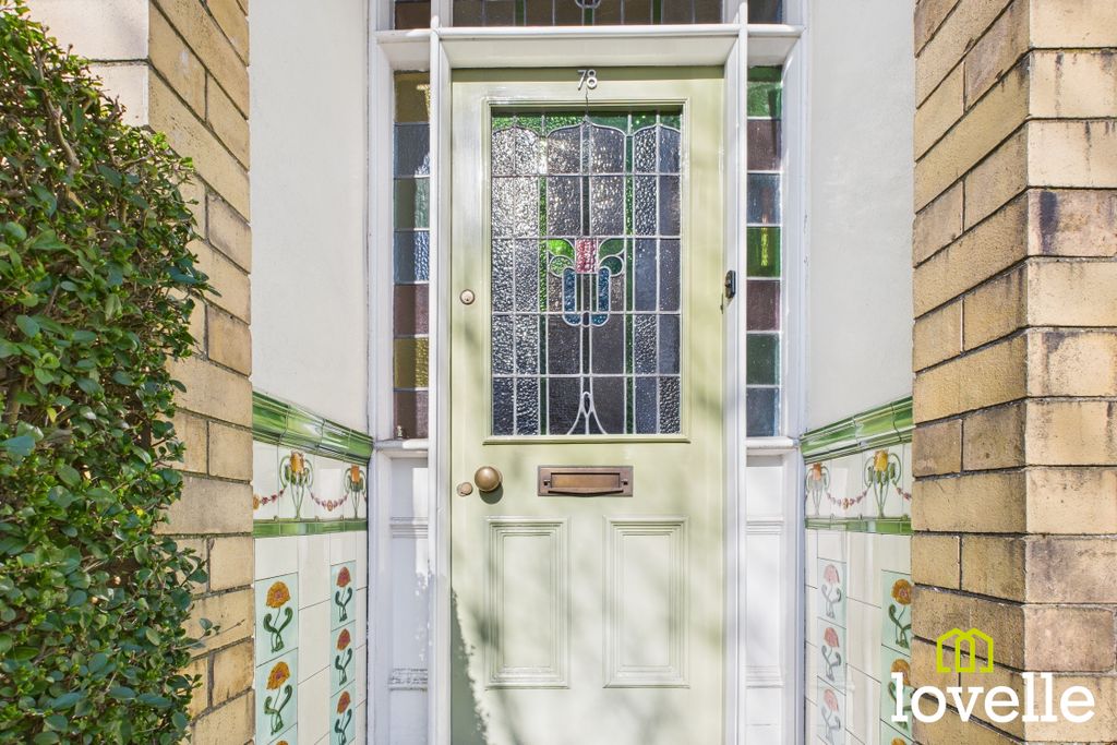 Property photo 2 of 38