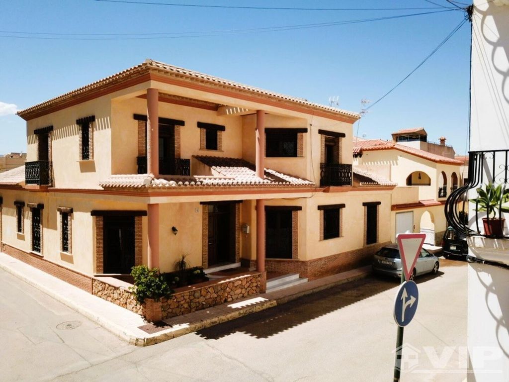 Property photo 1 of 35