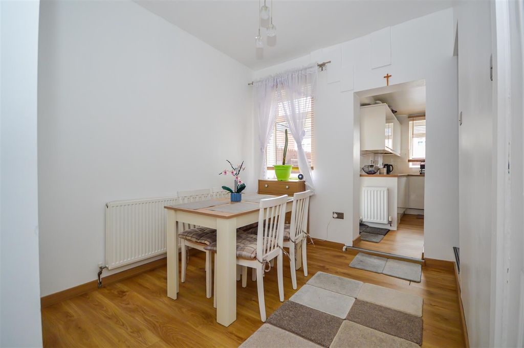 Property photo 3 of 8 Dining Room