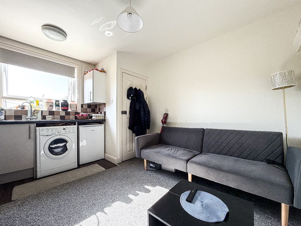 Property photo 2 of 7 5694471