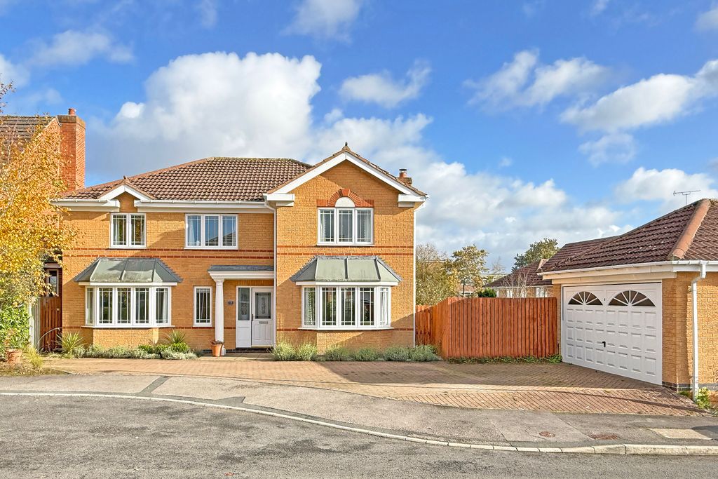 Property photo 1 of 18