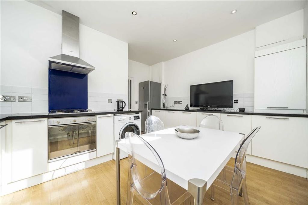 Property photo 3 of 8