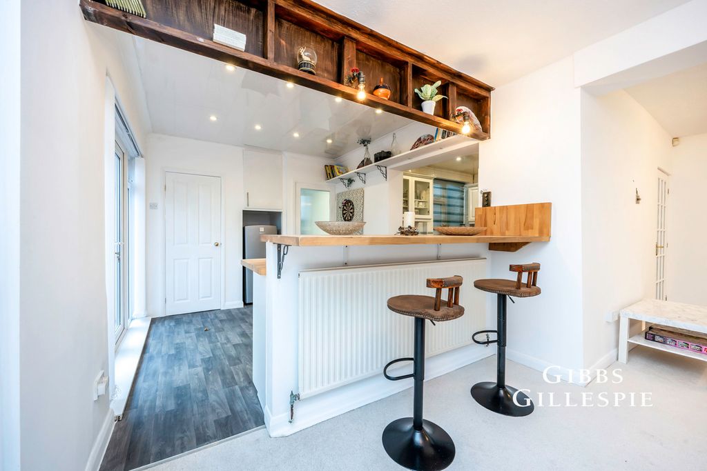 Property photo 2 of 10 Photo