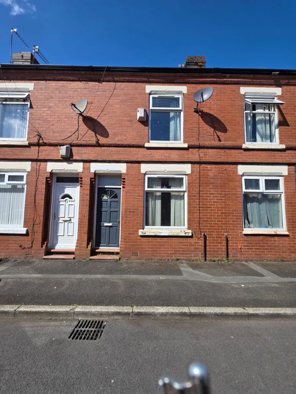 Property photo 1 of 12