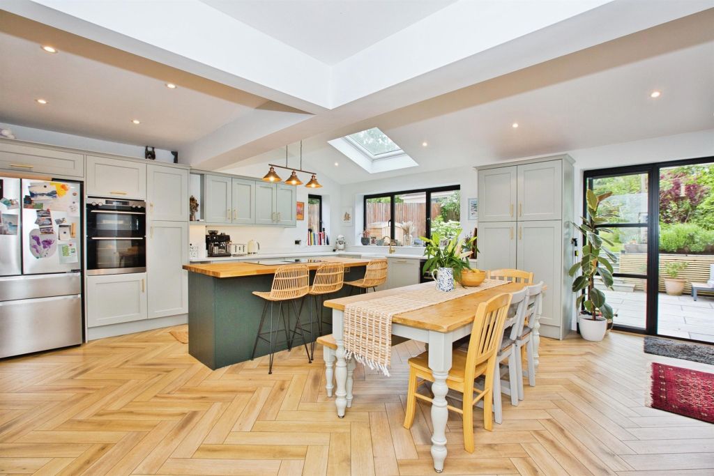 Property photo 2 of 24