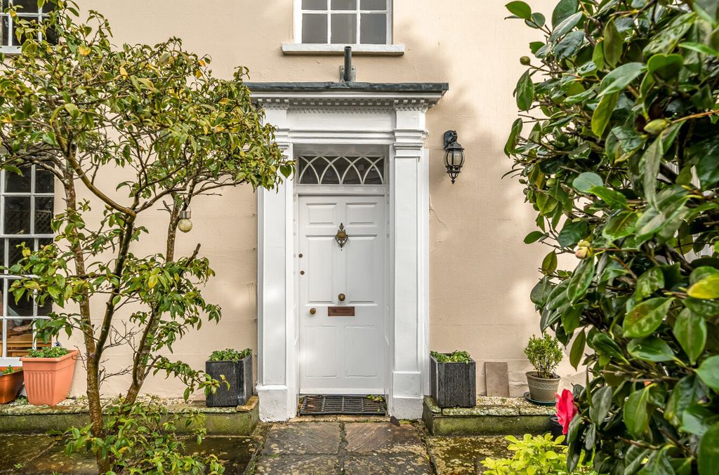 Property photo 2 of 26 1394639-2-6985d1F...