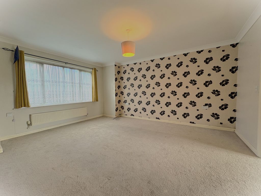 Property photo 2 of 13 Living Room