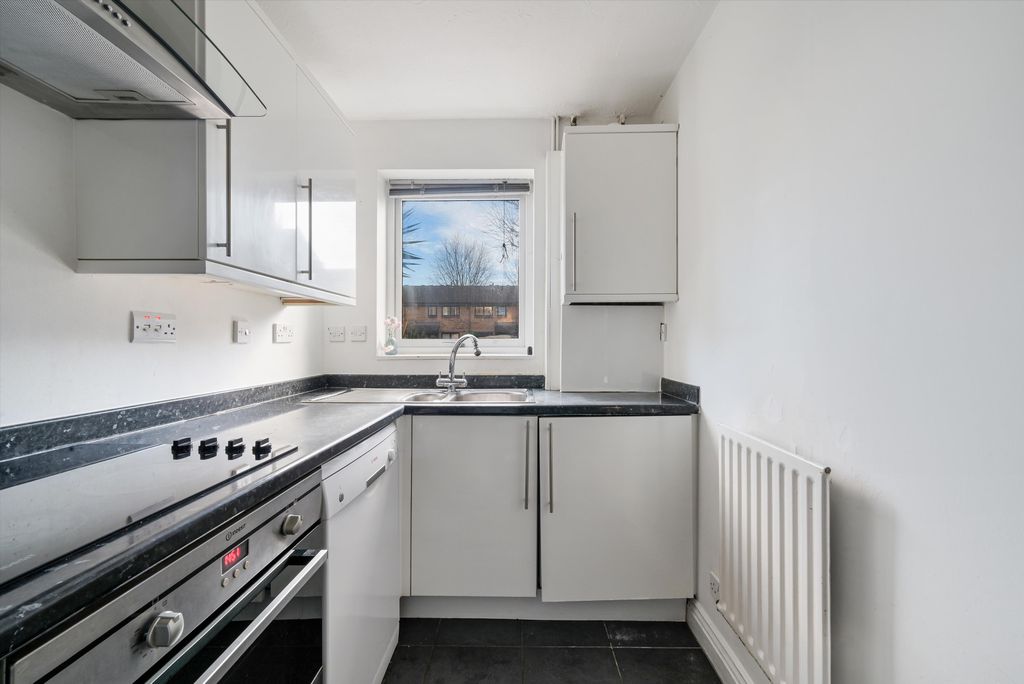 Property photo 2 of 15 Image