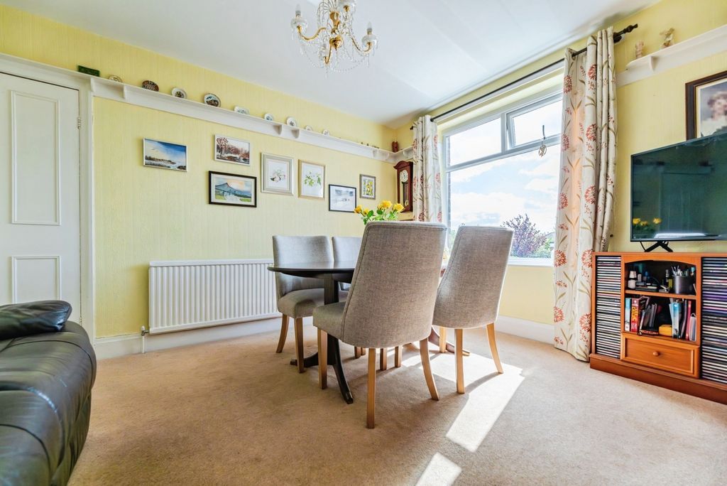 Property photo 3 of 17 Photo
