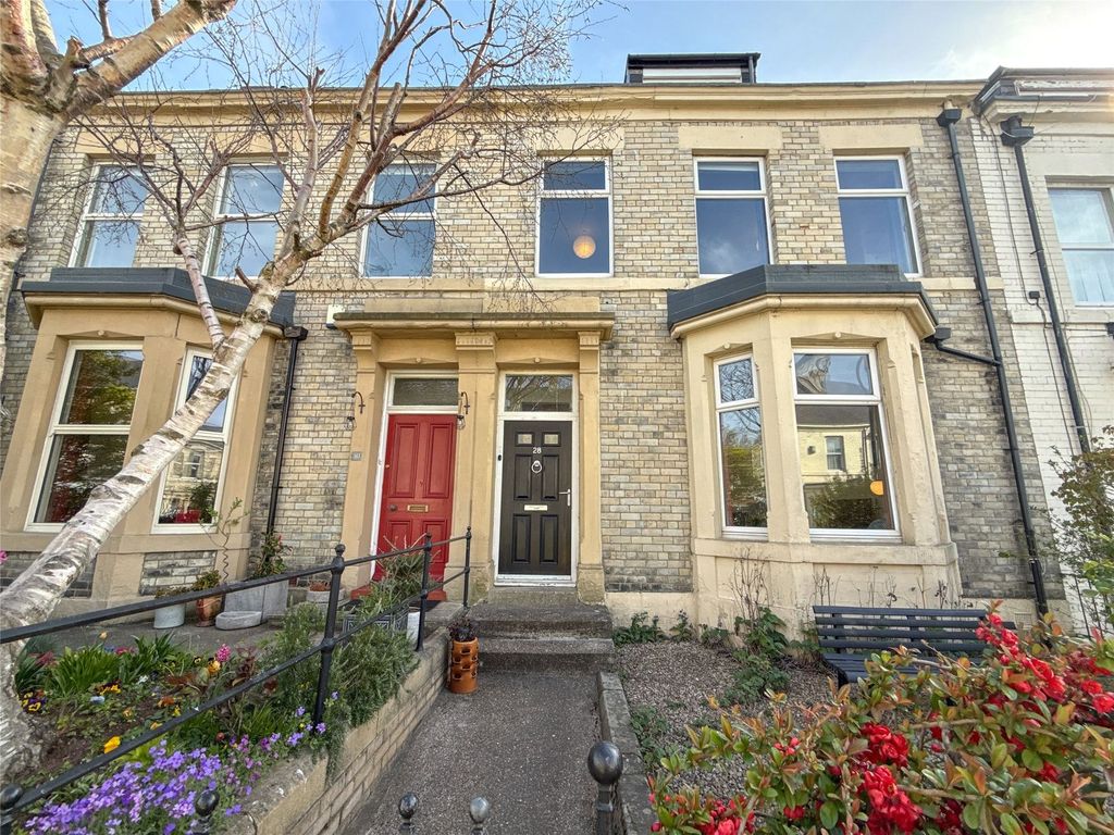 Property photo 1 of 13 External