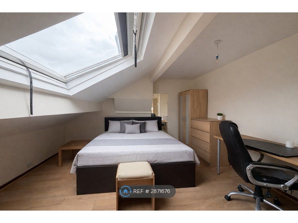 Property photo 2 of 25