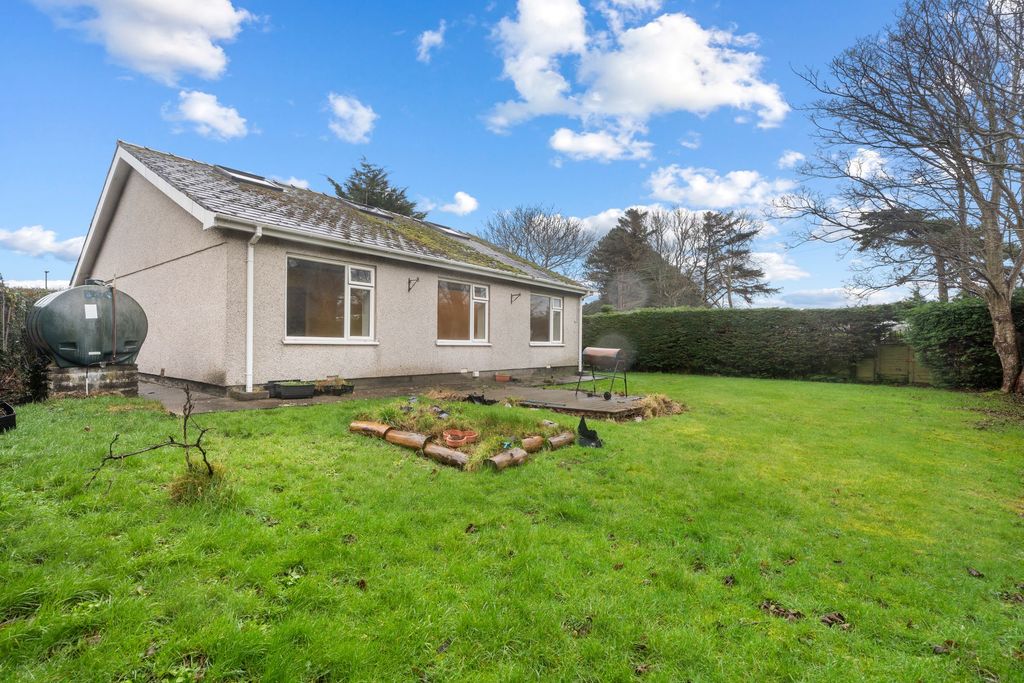 Property photo 2 of 20