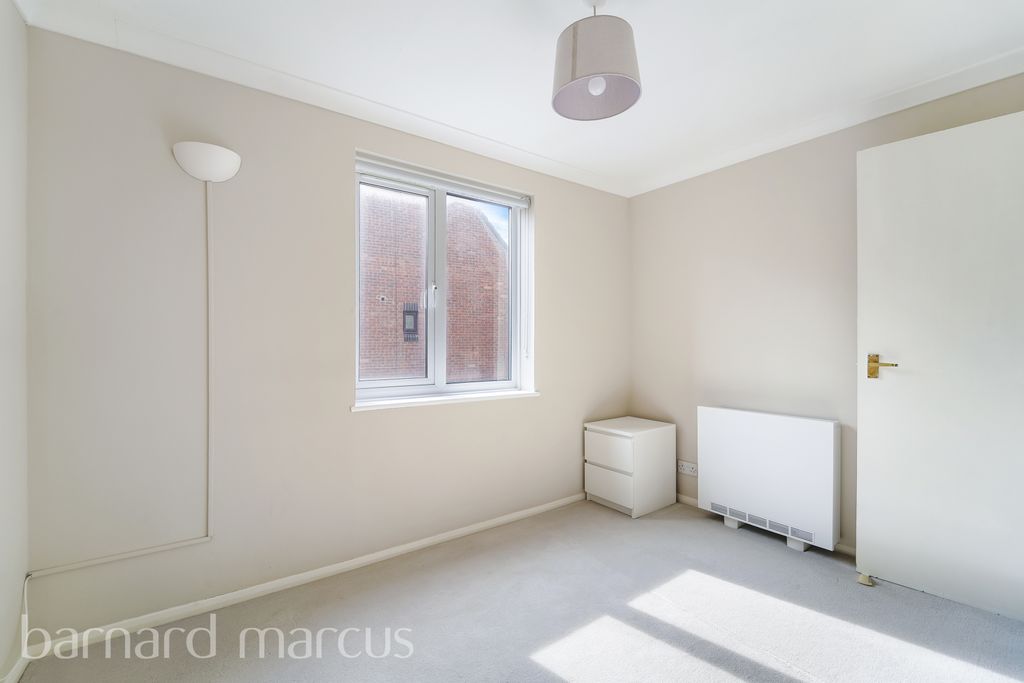 Property photo 3 of 8 Balcony