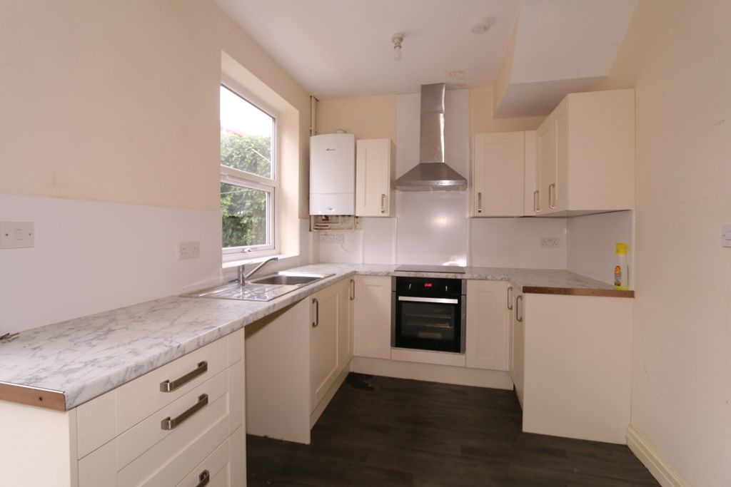 Property photo 3 of 10 Kitchen/Dining Room